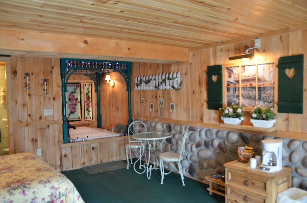 Lazy Cloud Bed and Breakfast Williams Bay Δωμάτιο φωτογραφία